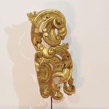 Large hand carved giltwood baroque curl ornament, Italy circa 1750