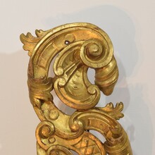 Large hand carved giltwood baroque curl ornament, Italy circa 1750