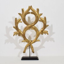 Large neoclassical carved giltwood ornament, Italy circa 1780