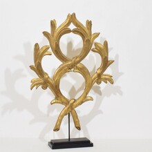 Large neoclassical carved giltwood ornament, Italy circa 1780