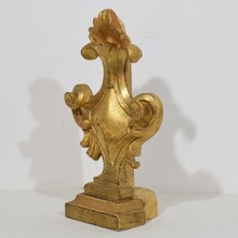 Pair giltwood baroque finials, Italy circa 1750