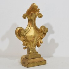 Pair giltwood baroque finials, Italy circa 1750