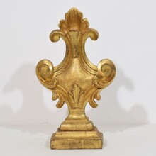 Pair giltwood baroque finials, Italy circa 1750