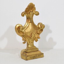 Pair giltwood baroque finials, Italy circa 1750