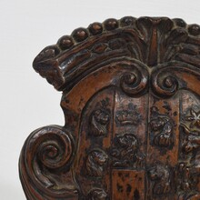 Baroque carved wooden coat of arms, Italy circa 1650-1750