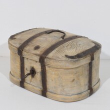 Bentwood travel box or chest, Sweden circa 1800-1850