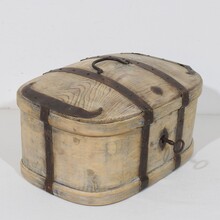 Bentwood travel box or chest, Sweden circa 1800-1850