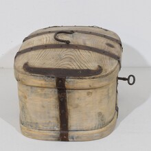 Bentwood travel box or chest, Sweden circa 1800-1850