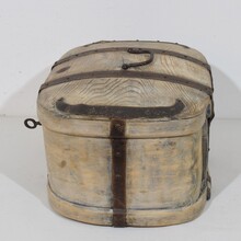 Bentwood travel box or chest, Sweden circa 1800-1850